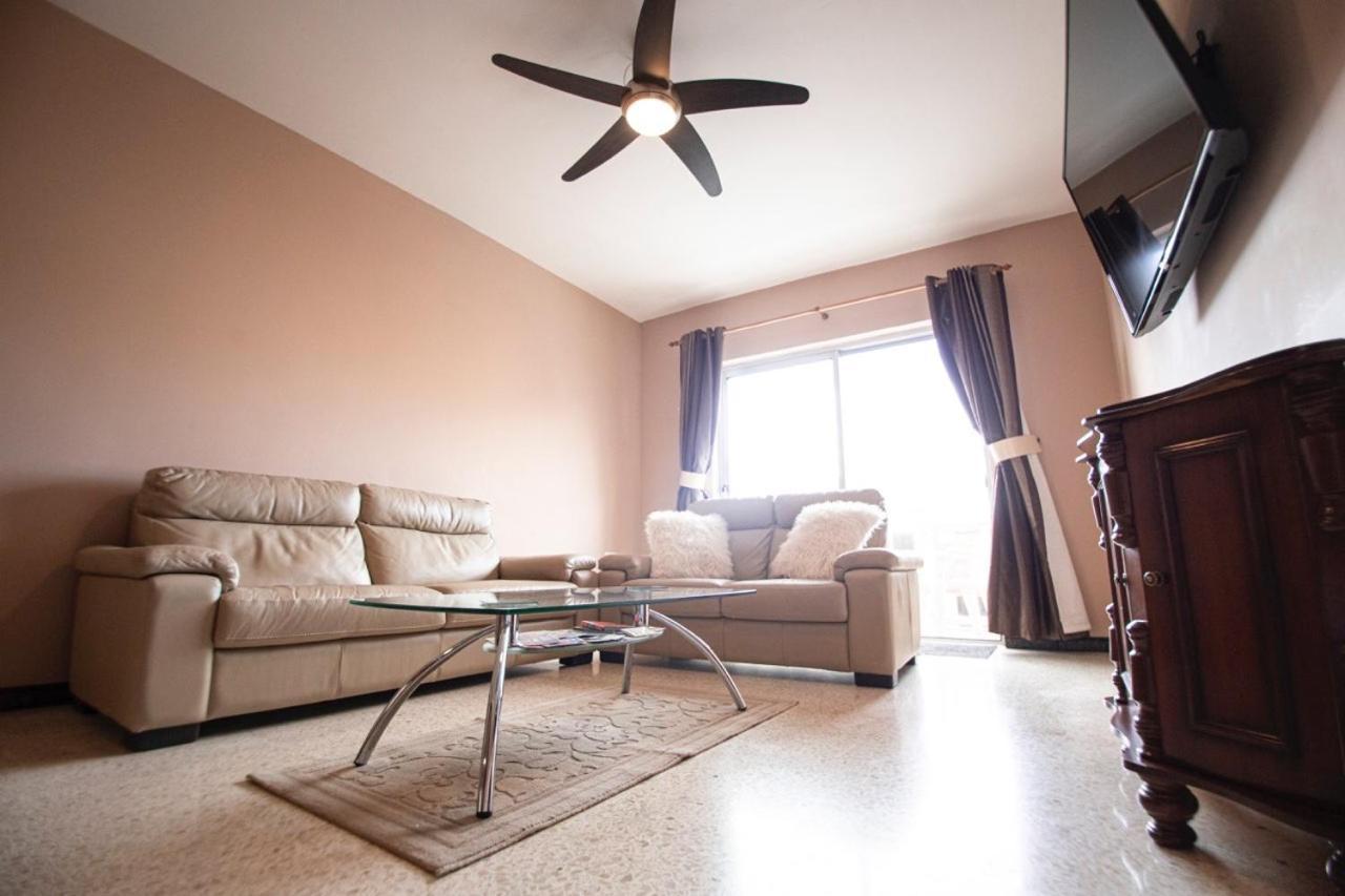Apartment 5 Mins Away From The Beach. St. Paul's Bay Exterior foto